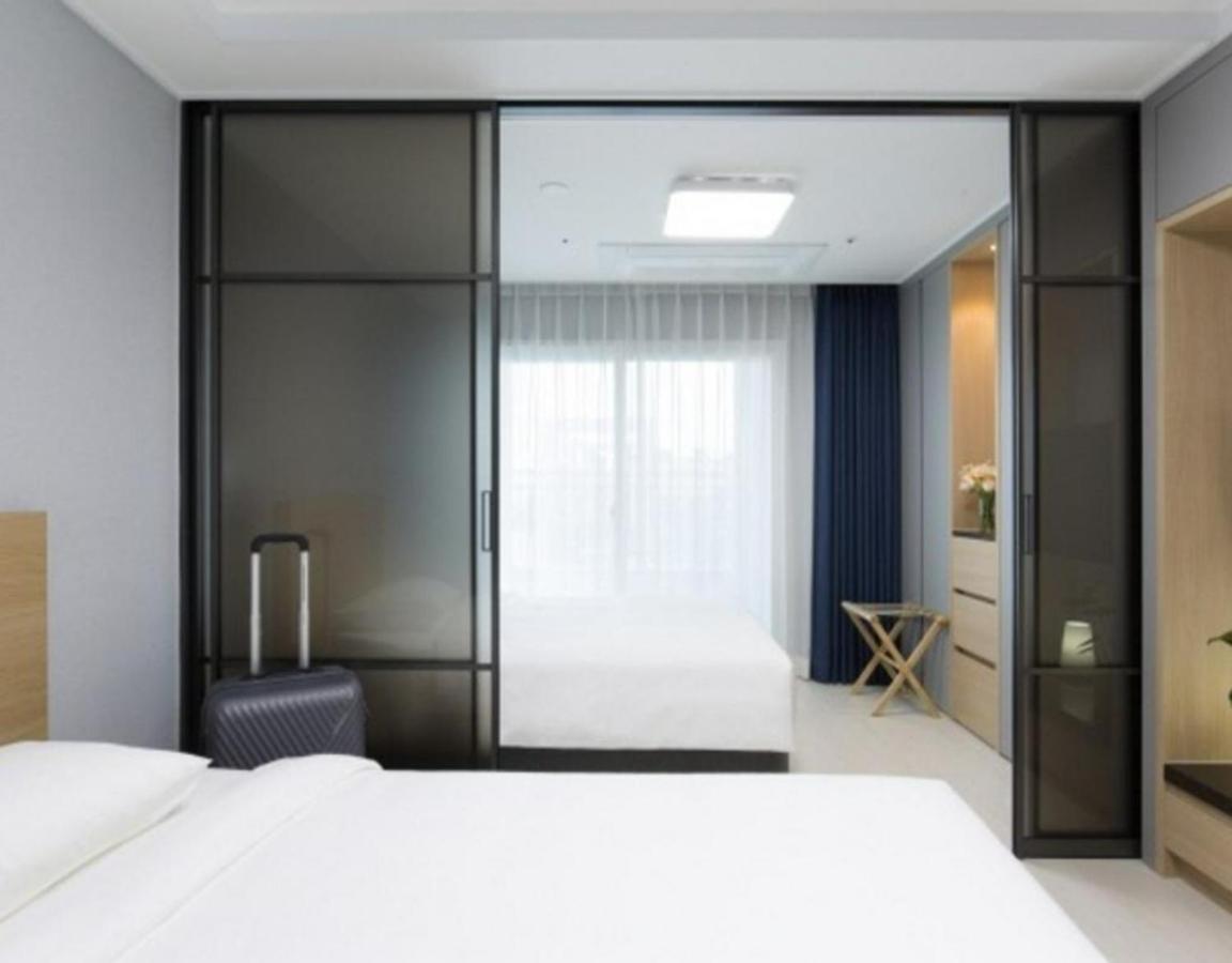 Yeosu Hotel First City المظهر الخارجي الصورة