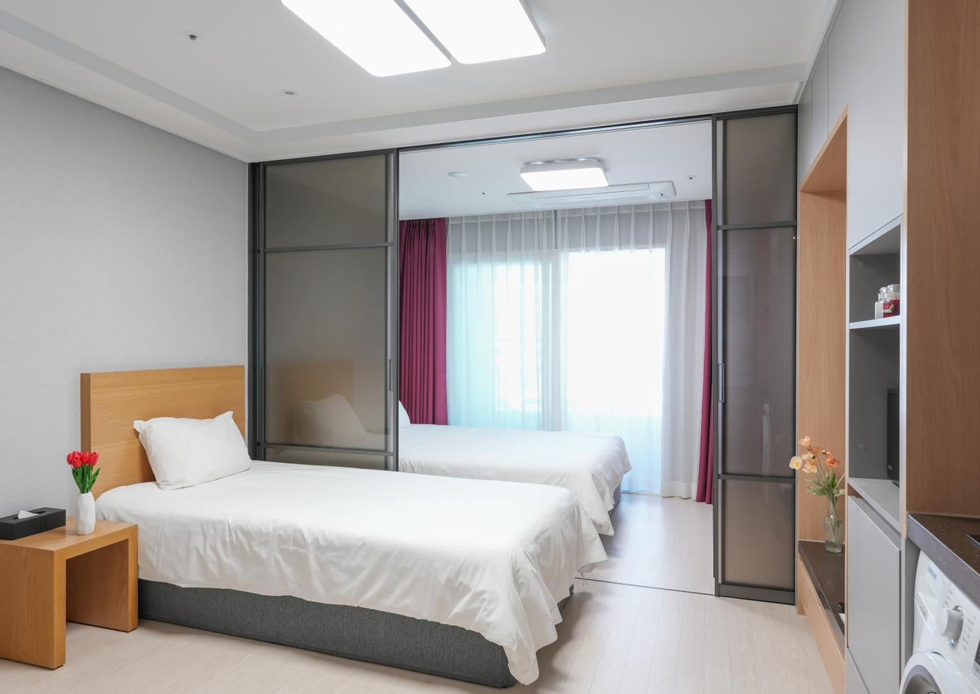 Yeosu Hotel First City المظهر الخارجي الصورة