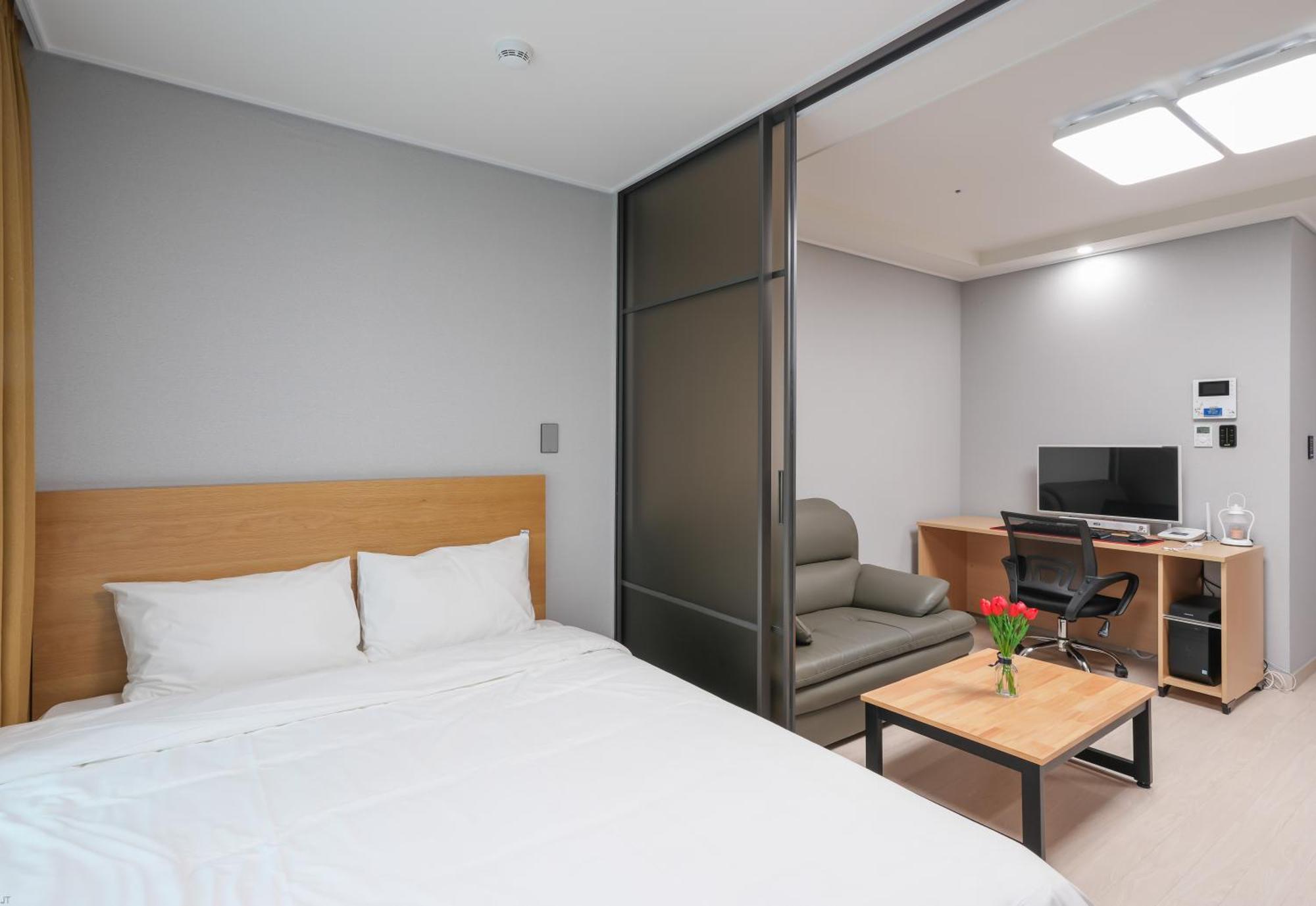 Yeosu Hotel First City المظهر الخارجي الصورة