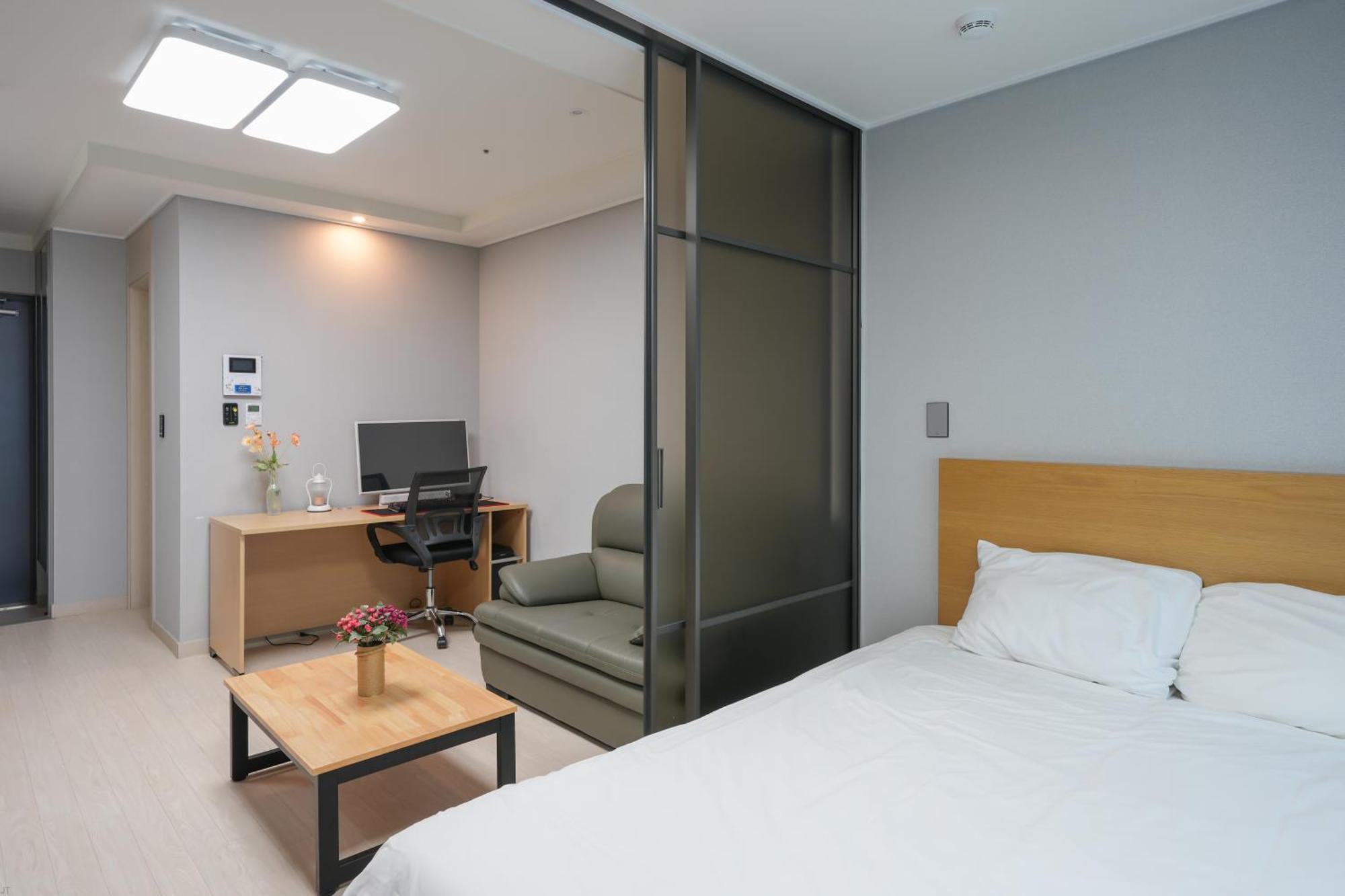 Yeosu Hotel First City المظهر الخارجي الصورة