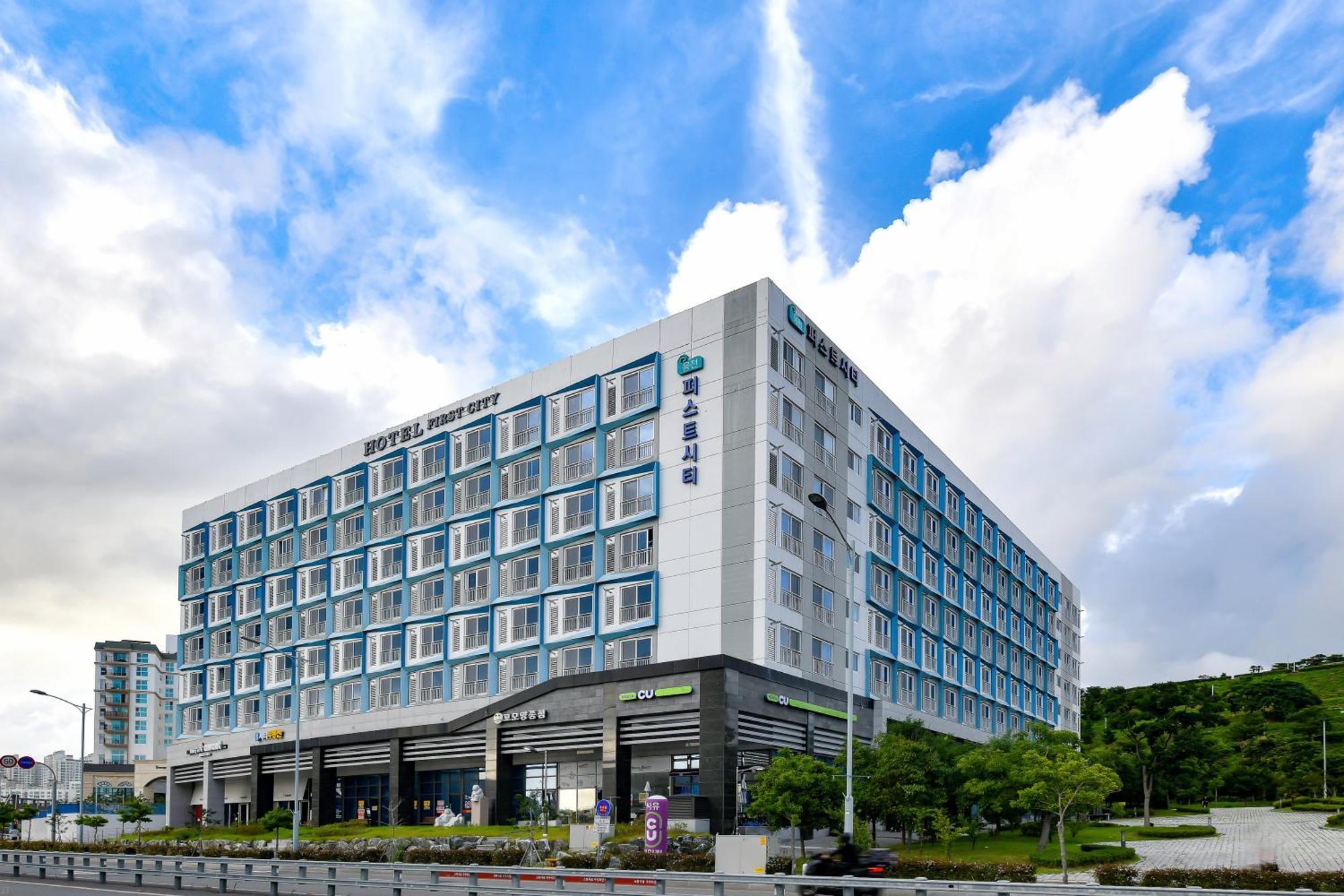 Yeosu Hotel First City المظهر الخارجي الصورة